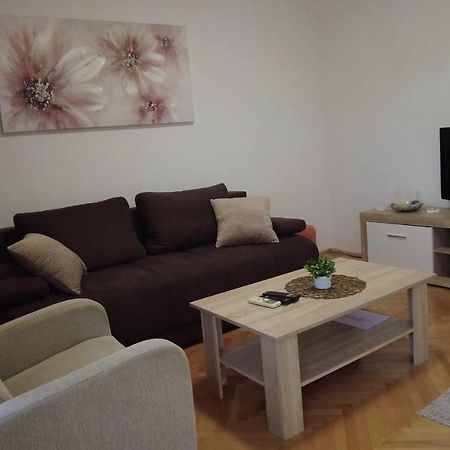 Apartment Dina Омиш Экстерьер фото