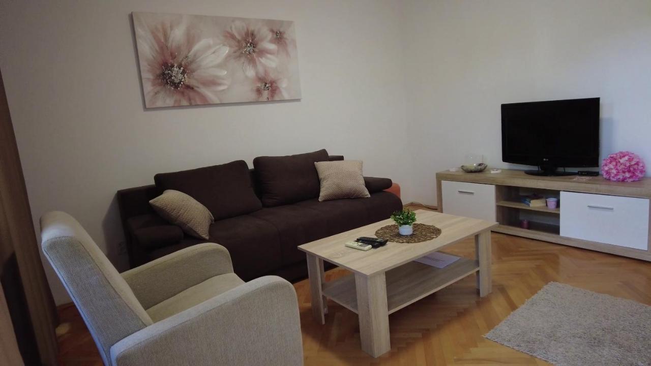 Apartment Dina Омиш Экстерьер фото