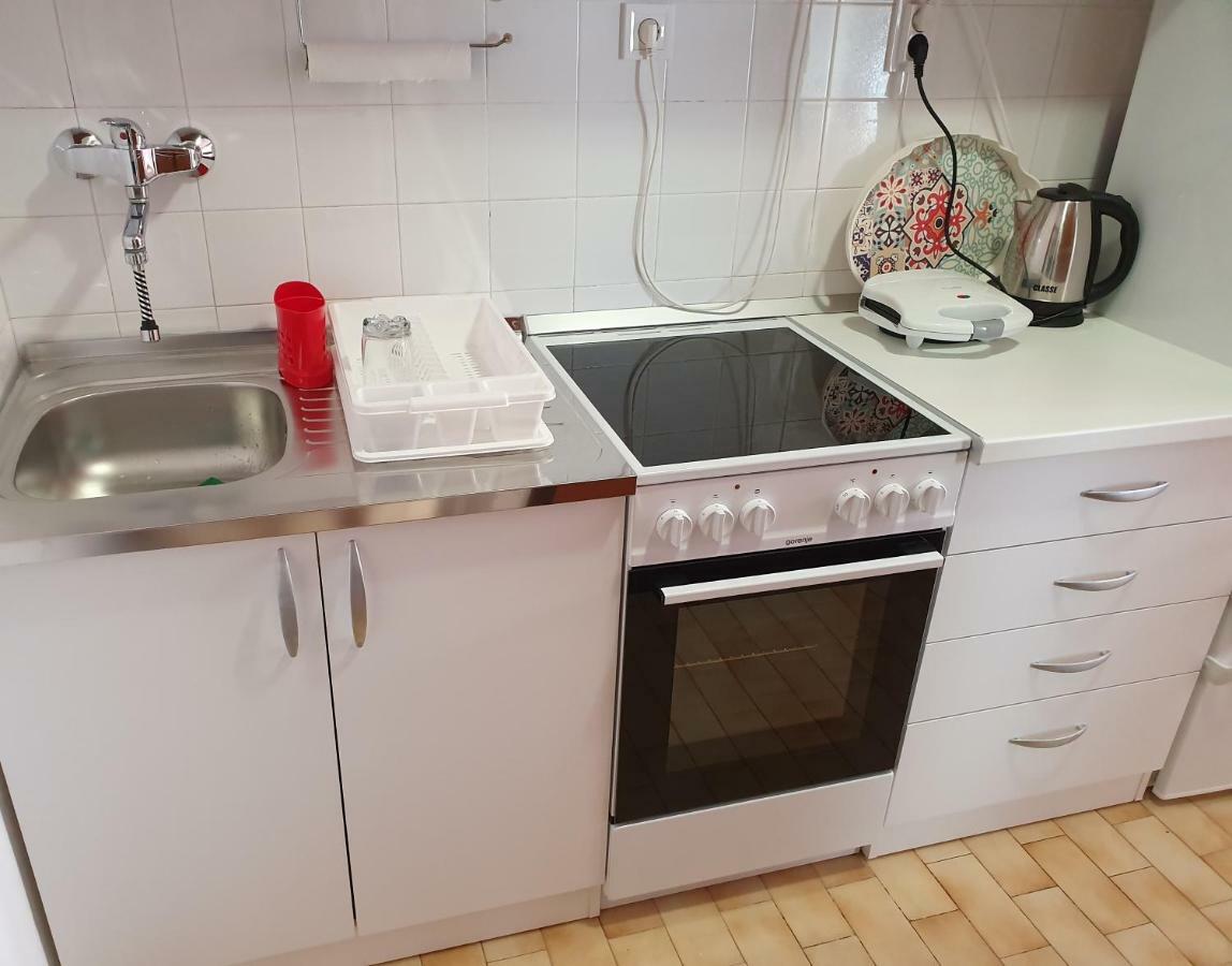 Apartment Dina Омиш Экстерьер фото